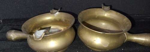 A SET OF VINTAGE BRASS POT TYPE ASH TRAYS