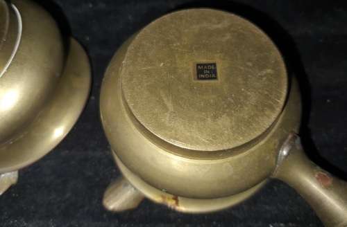 A SET OF VINTAGE BRASS POT TYPE ASH TRAYS