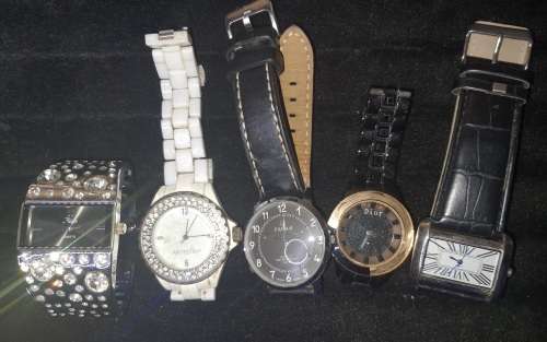 A vintage collection of woman`s watches sold as is not tested