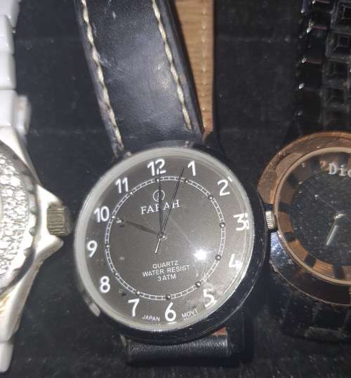 A vintage collection of woman`s watches sold as is not tested