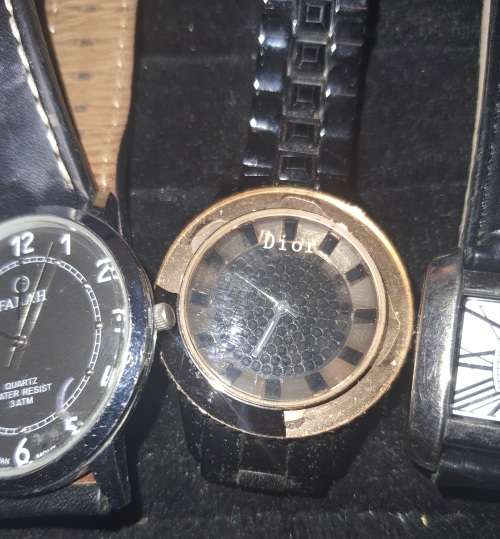 A vintage collection of woman`s watches sold as is not tested