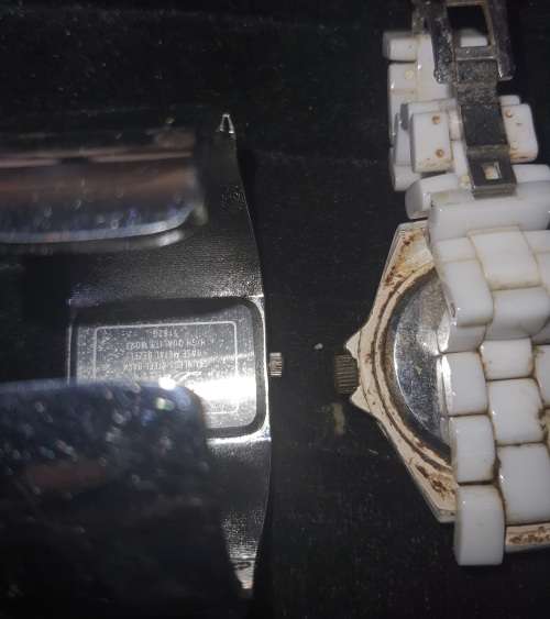 A vintage collection of woman`s watches sold as is not tested
