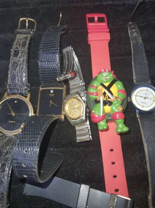 A COLLECTION OF MIXED JOBLOT WATCHES SOLD AS IS NOT TESTED