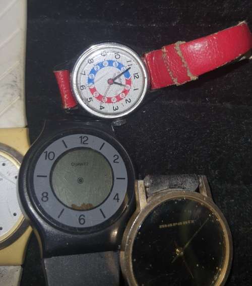 A COLLECTION OF MIXED JOBLOT WATCHES SOLD AS IS NOT TESTED