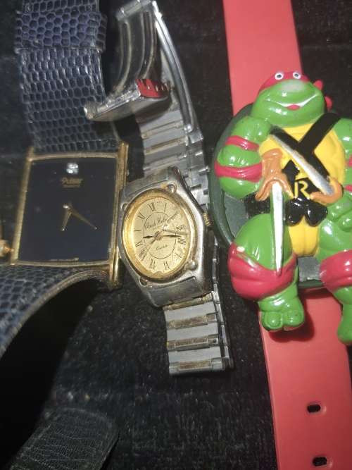 A COLLECTION OF MIXED JOBLOT WATCHES SOLD AS IS NOT TESTED