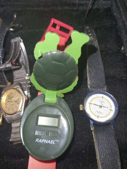 A COLLECTION OF MIXED JOBLOT WATCHES SOLD AS IS NOT TESTED