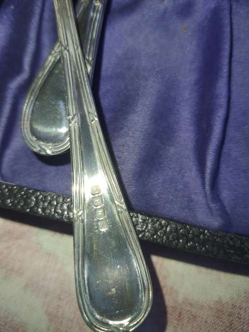 GENUINE ANTIQUE CUTLERY SET EPNS IN ITS ORIGINAL CASE SOLD AS IS