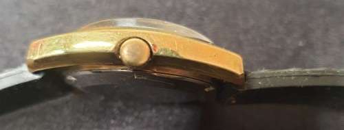A VINTAGE HIGHLY COLLECTABLE NIVADA AUTOMATIC GOLD WATCH SWISS MADE