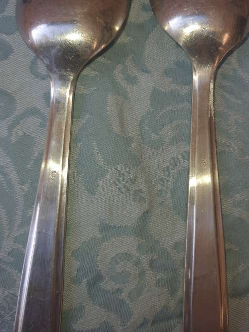 3 VINTAGE CUTLERY ITEMS IN ITS ORIGINAL STATE AND IN GREAT CONDITION SOLD AS IS