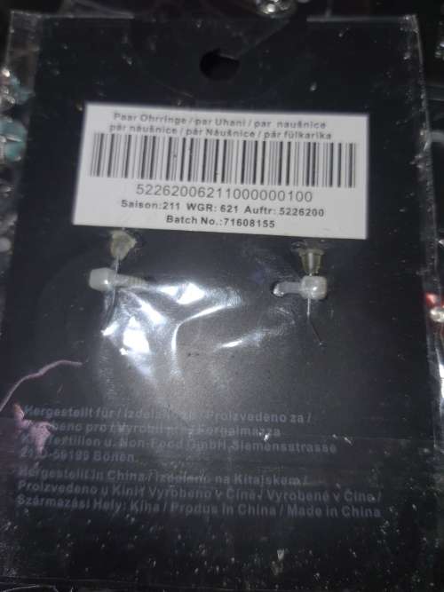 A MASSIVE BULK JOBLOT FANCY EARRINGS AND NECKLACES SILVER PLATED CHAINS AND FLORAL DESIGN  PENDANTS