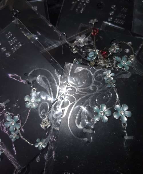 A MASSIVE BULK JOBLOT FANCY EARRINGS AND NECKLACES SILVER PLATED CHAINS AND FLORAL DESIGN  PENDANTS