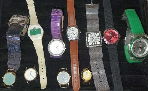 A BULK JOBLOT VINTAGE WOMANS DRESS WATCHES SOLD AS IS NOT TESTED