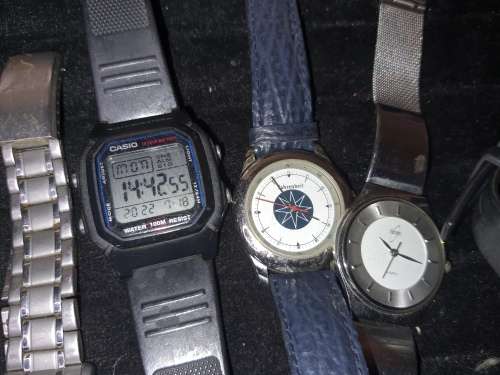 A JOBLOT WATCHES SOLD AS IS NOT TESTED