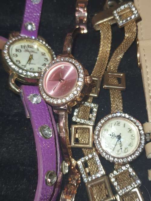 Bulk joblot of women's watches