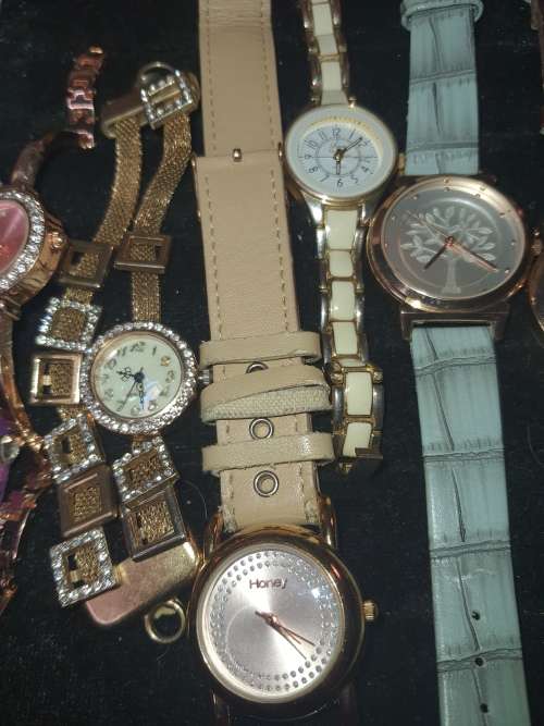 Bulk joblot of women's watches