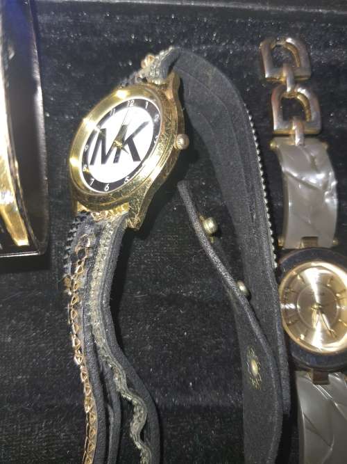 A JOBLOT FANCY WOMANS DRESS WATCHES SOLD AS IS NOT TESTED