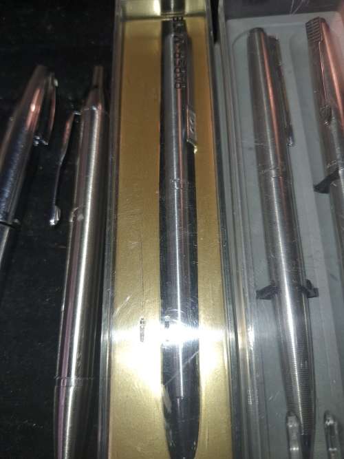 A COLLECTION OF VINTAGE BALLPENS SOLD AS IS