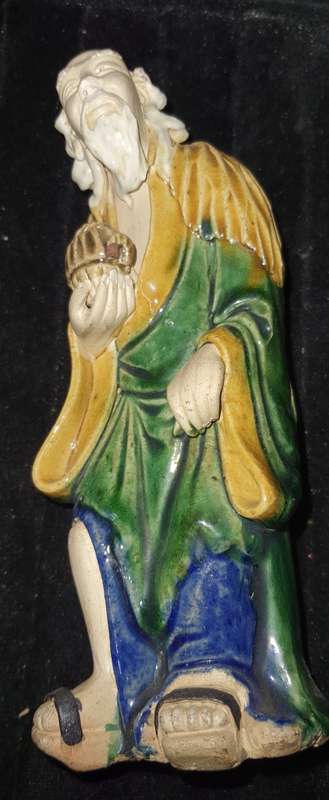 A CHINESE WISE MEN FIGURINE PORCELLAN