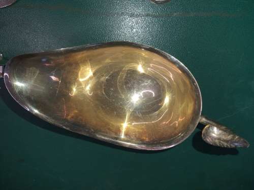 A VINTAGE MIXED JOBLOT KITCHENALIA SOLD AS IS