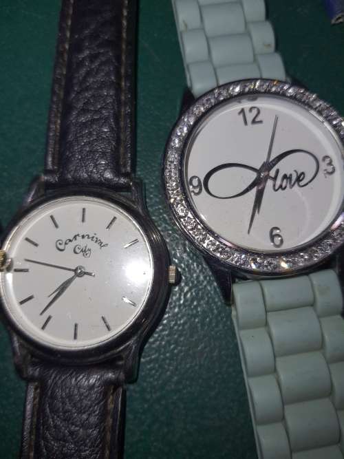 A COLLECTION OF WOMANS COSTUME WATCHES SOLD AS IS NOT TESTED