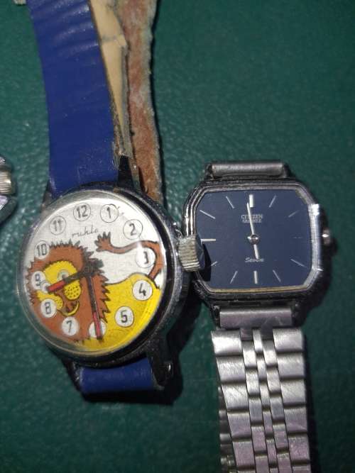 A COLLECTION OF WOMANS COSTUME WATCHES SOLD AS IS NOT TESTED