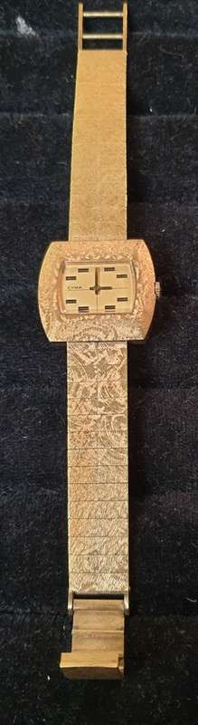 A RARE GOLD PLATED CYMA  WOMANS WRIST WATCH IN GOOD CONDITION SOLD AS IS NOT TESTED