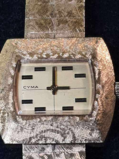 A RARE GOLD PLATED CYMA  WOMANS WRIST WATCH IN GOOD CONDITION SOLD AS IS NOT TESTED