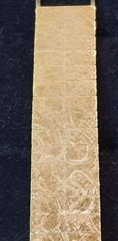 A RARE GOLD PLATED CYMA  WOMANS WRIST WATCH IN GOOD CONDITION SOLD AS IS NOT TESTED
