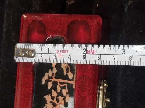 A BEAUTIFULL JAPANESE SMALL JEWELRY BOX SOLD AS IS