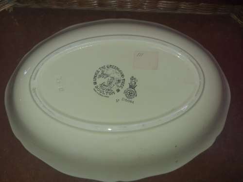 A COLLECTORS UNDER THE GREENWOOD TREE ROYAL DOULTON PLATE IN GOOD CONDITION SOLD AS IS
