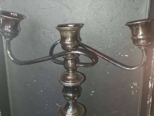 A VINTAGE THREE CANDLE HOLDER EPNS CANDLE LIBRA STAND