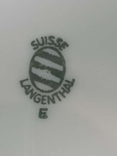 A MODERN DESIGN VINTAGE SUISSE LANGENTHAL PORCELAN TEASET IN MINT CONDITION SOLD AS IS