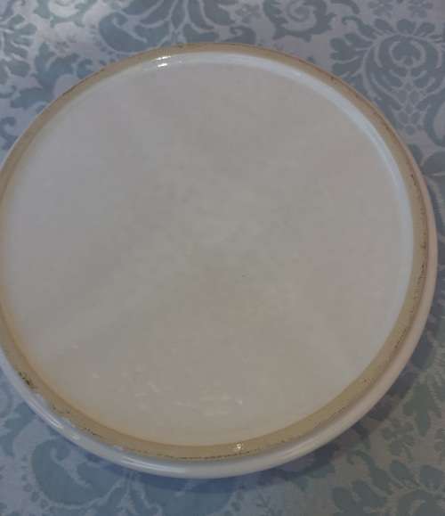 A VINTAGE PORCELAN CERAMIC CASSEROLE DISH WITH A GRAPE DESIGN AND A PIE BAKING OVEN PROOF DISH