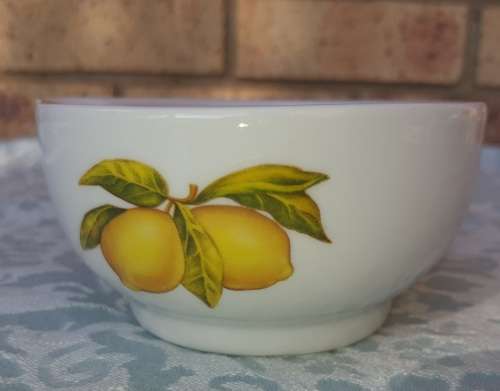 A WOOLWORTHS LEMON JUICE BOWL