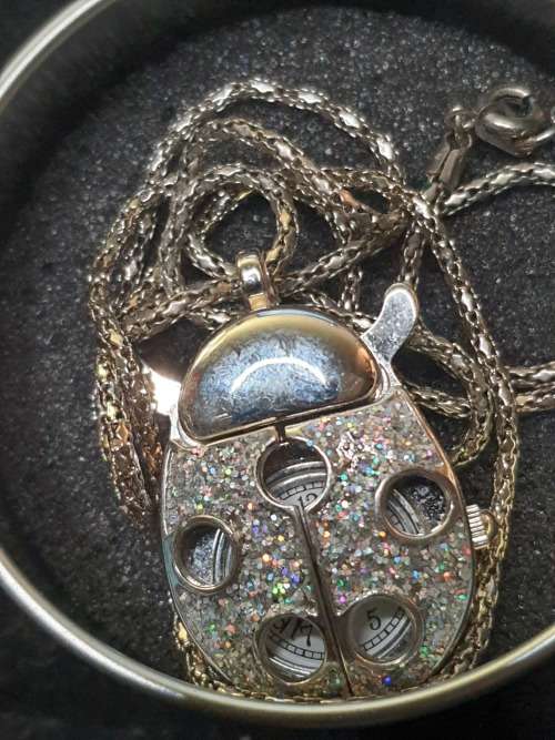 A JOBLOT WOMANS WATCHES SOLD AS IS NOT TESTED