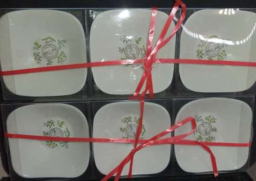 A SET OF SIX VINTAGE PROCELLAN CERAMIC FRESH HERB BOWLS