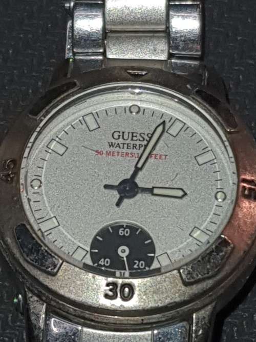 A VINTAGE COLLECTION QUALITY BRANDED WOMANS WATCHES SOLD AS IS NOT TESTED