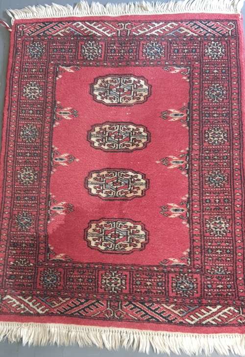 A VINTAGE BEAUTIFULLY HAND MADE PERSIAN CARPET STYLE KARACHI RED