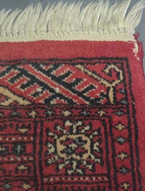 A VINTAGE BEAUTIFULLY HAND MADE PERSIAN CARPET STYLE KARACHI RED
