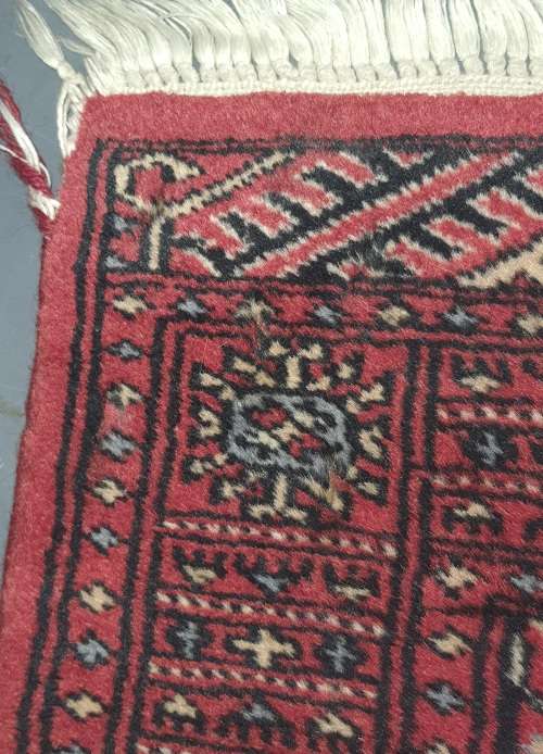 A VINTAGE BEAUTIFULLY HAND MADE PERSIAN CARPET STYLE KARACHI RED