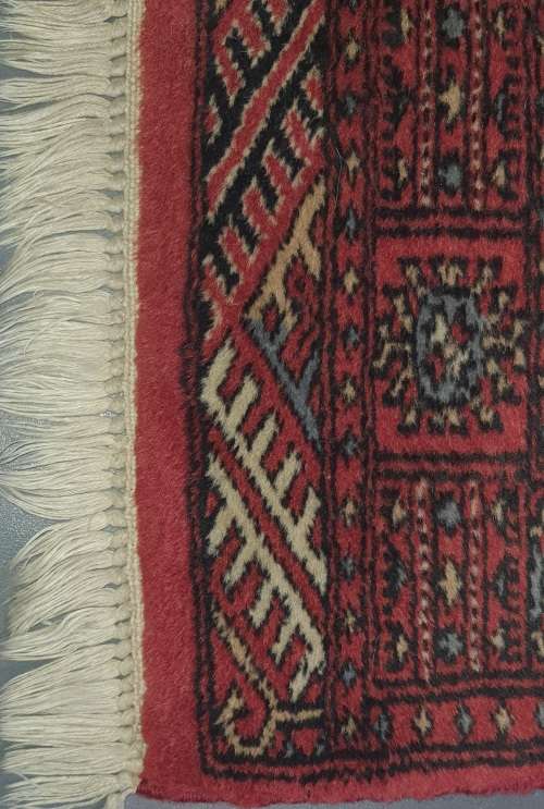 A VINTAGE BEAUTIFULLY HAND MADE PERSIAN CARPET STYLE KARACHI RED