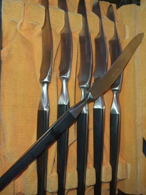 A RARE FASCINATION KNIFE SET IN MINT CONDITION
