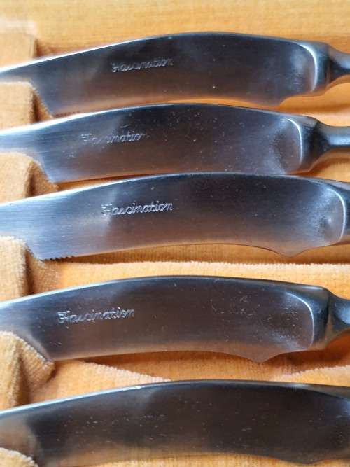 A RARE FASCINATION KNIFE SET IN MINT CONDITION
