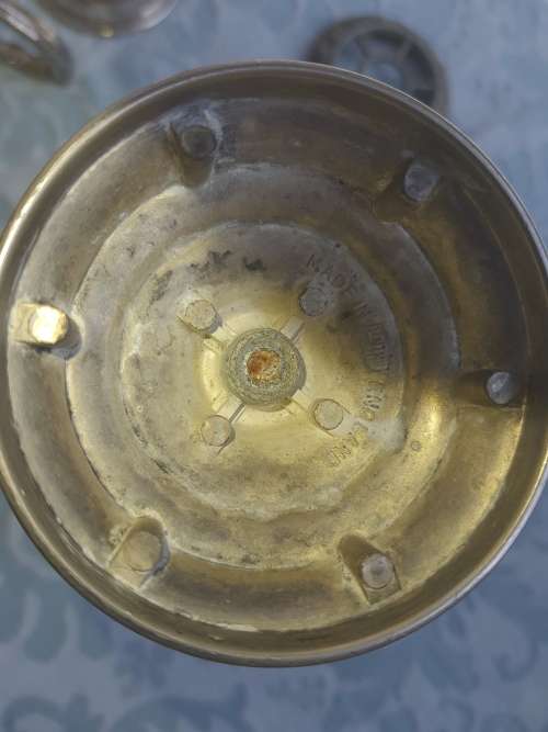 A COLLECTION OF VINTAGE UNTENSIL SOLD AS IS