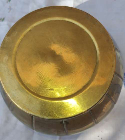 A VINTAGE BRASS FLOWERPOT