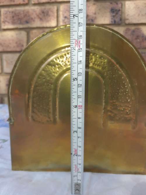 A VINTAGE BRASS DECORATIVE SALTS WALL MOUNT DISPENSOR