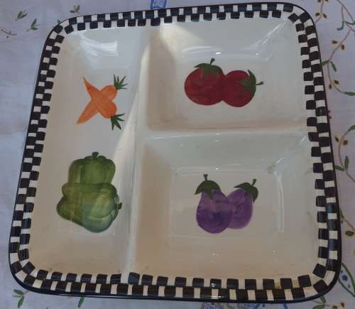 A 30 X 30 CM WIDE SERVING PLATER ENGLISH PORCELLAN CERAMIC