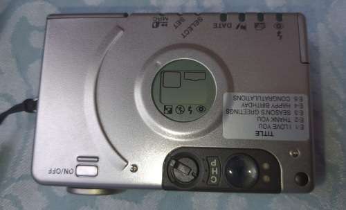 A VINTAGE COLLECTORS JOBLOT TWO CAMERAS AND A PEDICURE SET SOLD AS IS NOT TESTED