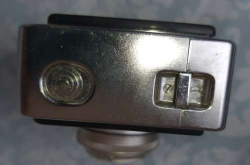 A VINTAGE COLLECTORS JOBLOT TWO CAMERAS AND A PEDICURE SET SOLD AS IS NOT TESTED