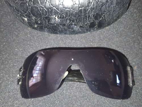 A VINTAGE D AND C WOMANS SUNGLASSES SOLD AS IS